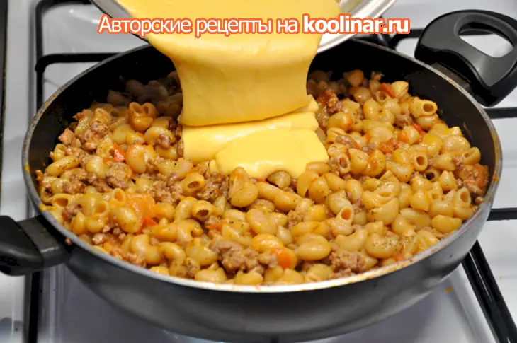 Макаронный «чизбургер» с приправой «тако»: шаг 7