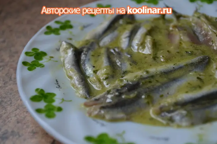 Анчоусы замаринованные с петрушкой: шаг 1