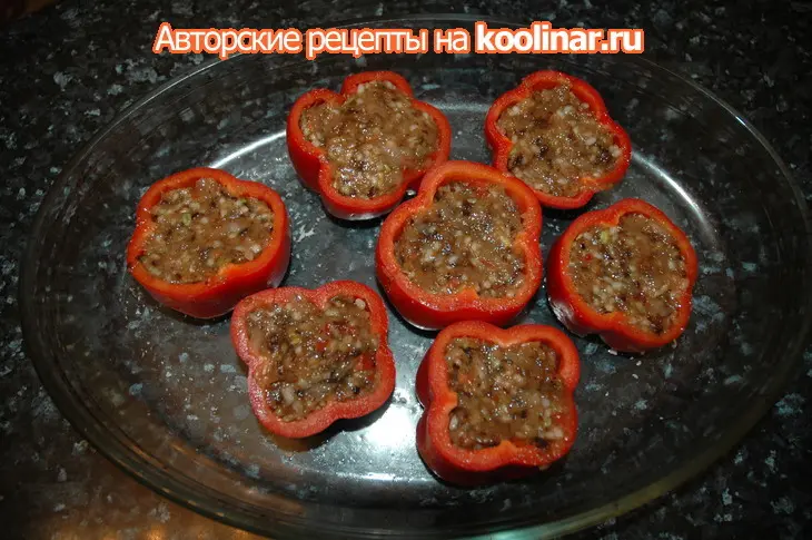 Перец фаршированный курицей с черносливом: шаг 3