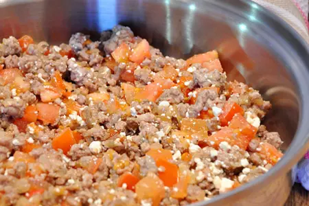 Блинная запеканка с мясным фаршем и творогом.: шаг 2