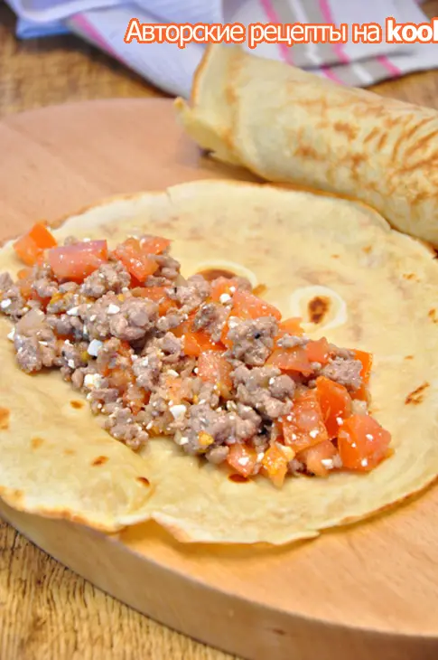 Блинная запеканка с мясным фаршем и творогом.: шаг 4