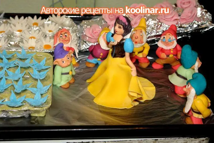 Торт "белоснежка и семь гномов": шаг 14