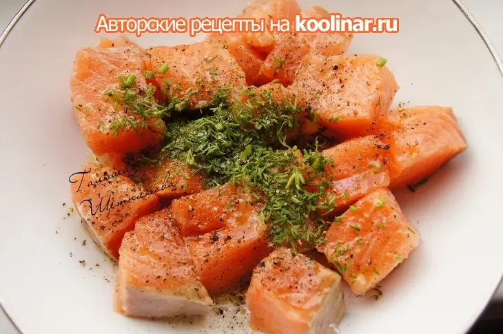 Форель в кунжуте с кресс салатом: шаг 1
