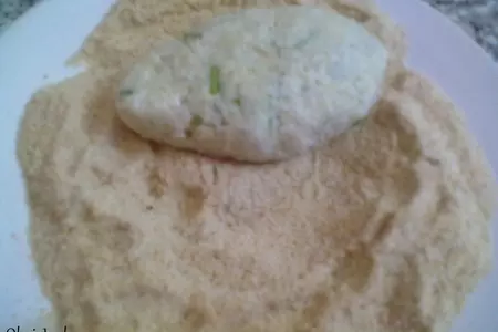 Мягкие,хрустящие,а главное...постные котлеты))): шаг 10