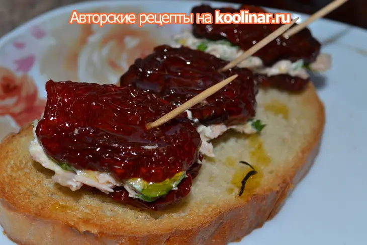 Вяленые помидоры с тунцом и сливочным сыром: шаг 2