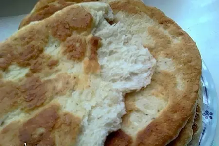 Ароматные постные лепёшки с чесноком и прованскими травками: шаг 8