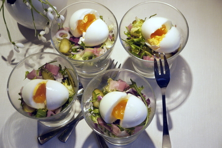 Салат с яйцом и сыровяленной ветчиной „хорошее настроение“: шаг 4