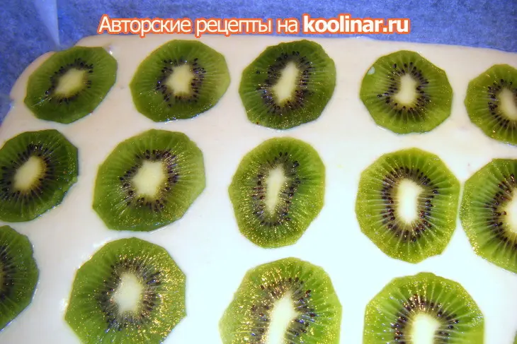 Пироги с ананасом и киви, на лимонаде: шаг 4