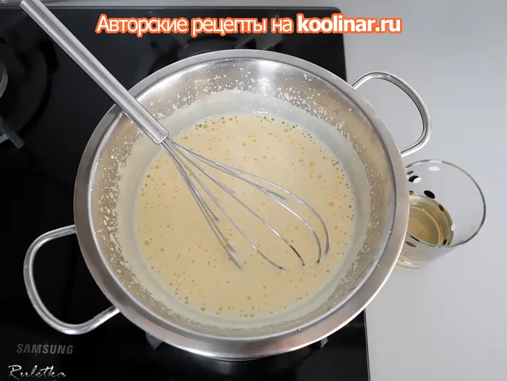 Кофейно-кардамоновые десерты с нежнейшим ванильным наполнителем, меренгами и соусом сабайон.: шаг 18