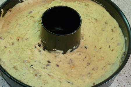 Ароматный кекс с орехами и изюмом из серии быстрой выпечкиа: шаг 6