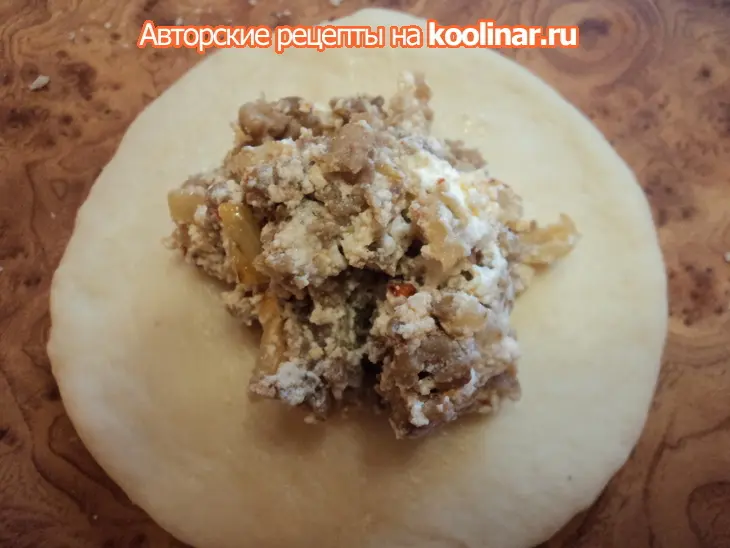 Булочки с мясом и творожным сыром: шаг 4