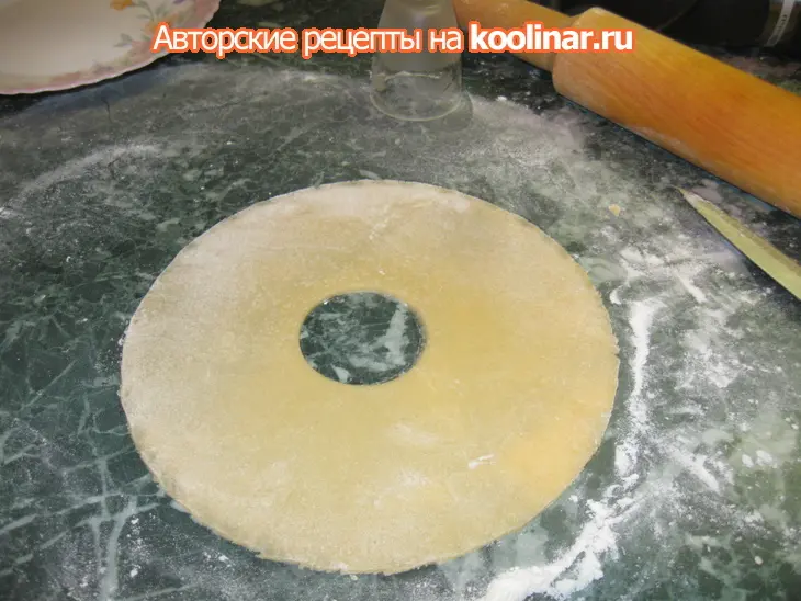 Медовый торт-кукла "дуняша": шаг 3