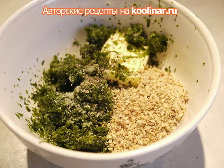 Шампиньоны, фаршированные печеночным паштетом под ореховой корочкой: шаг 3