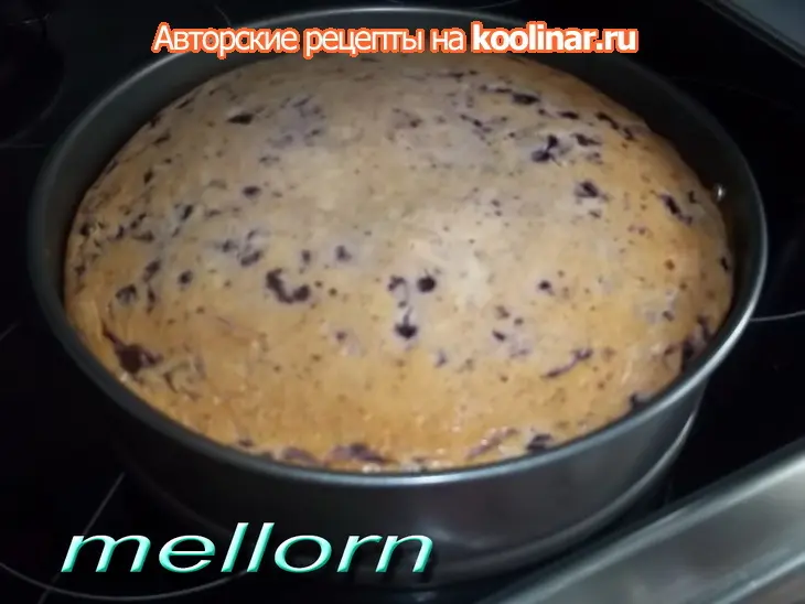 Кукурузный пирог с творогом и черникой: шаг 11