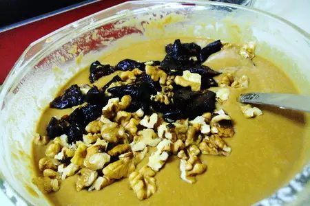 Кофейный кекс с черносливом и орехами.: шаг 3