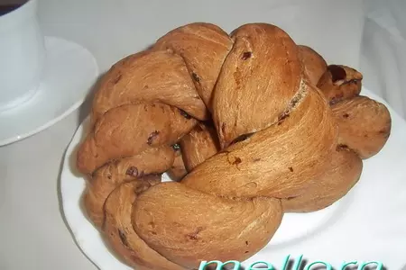 Кофейно–шоколадные бублики с черносливом (постные): шаг 7
