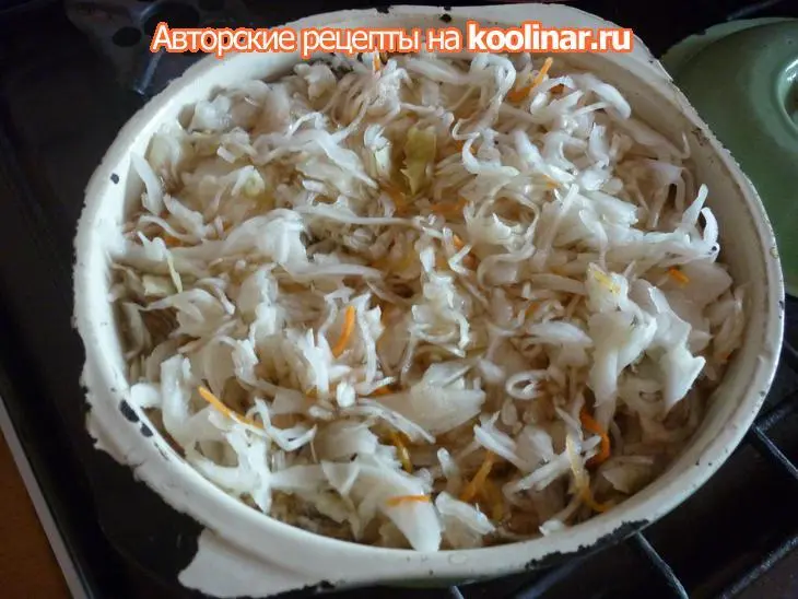 Мульгикапсад(mulgikapsad) (тушёная квашенная капуста с перловкой и свининой): шаг 1