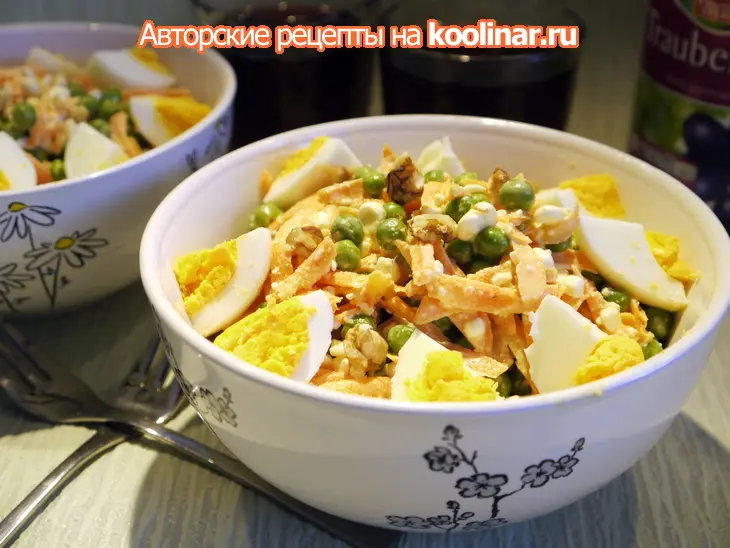 Морковный салат с зеленым горошком и зернистым творогом: шаг 4