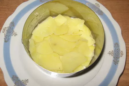 Слоёный салат с мясом: шаг 11