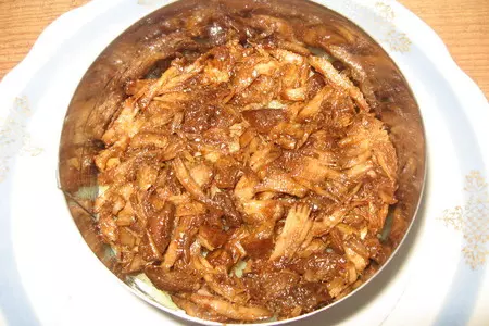 Слоёный салат с мясом: шаг 12