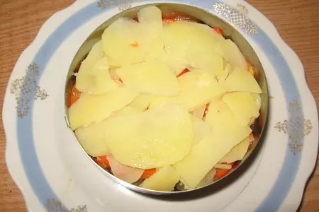 Слоёный салат с мясом: шаг 17