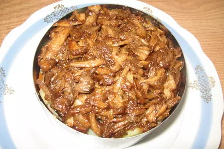 Слоёный салат с мясом: шаг 18