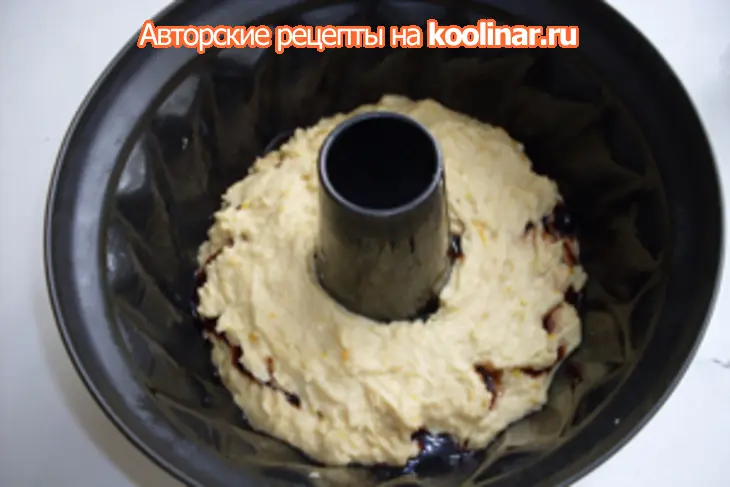 Глазированный кекс с черной смородиной: шаг 3
