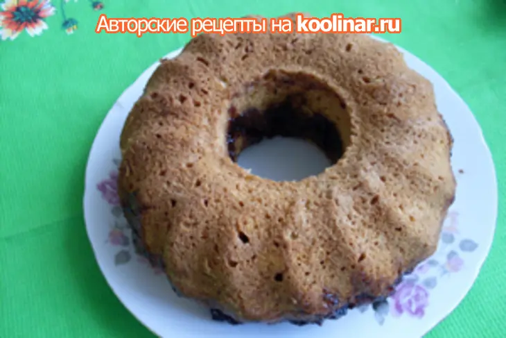 Глазированный кекс с черной смородиной: шаг 4