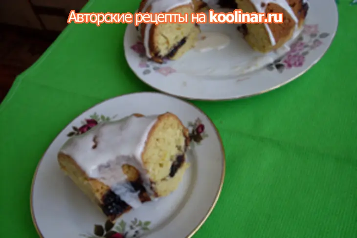 Глазированный кекс с черной смородиной: шаг 6