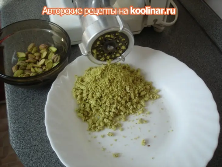 Gelato-самое вкусное итальянское мороженое! ассорти из фисташкового и свекольного мороженого.: шаг 2