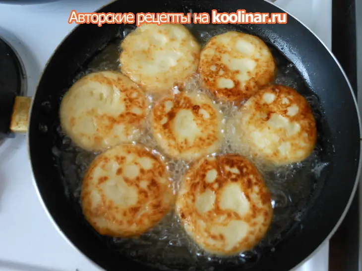 Сырники с моцареллой: шаг 5