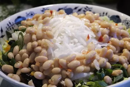 Капустный салат-микс со многими вкусными добавками: шаг 5
