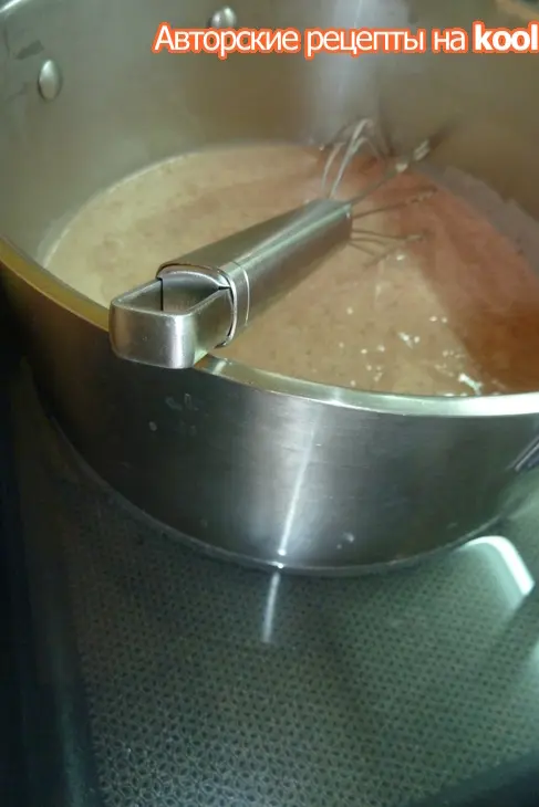 Торт - мороженое с меренгами и орехами  " клубничный унисон": шаг 10