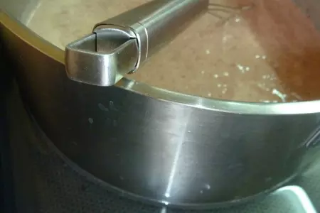 Торт - мороженое с меренгами и орехами  " клубничный унисон": шаг 10