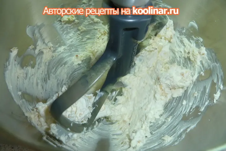 Торт - мороженое с меренгами и орехами  " клубничный унисон": шаг 14