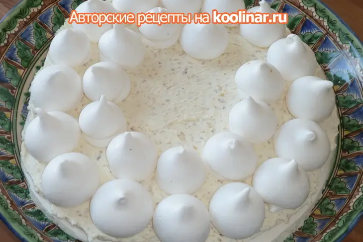Торт - мороженое с меренгами и орехами  " клубничный унисон": шаг 15