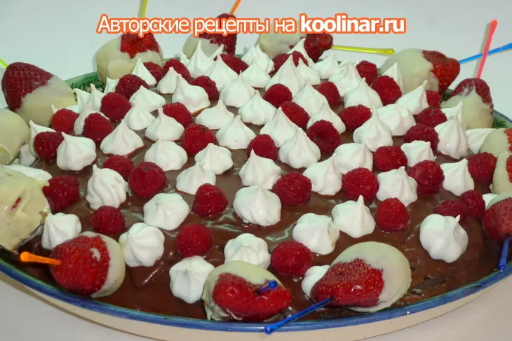 Торт - мороженое с меренгами и орехами  " клубничный унисон": шаг 21