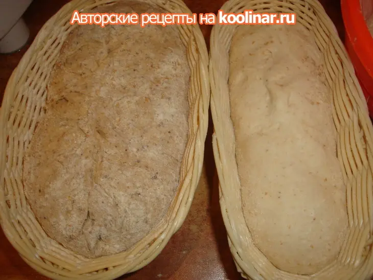 Луково-картофельный хлеб на спелом тесте: шаг 1