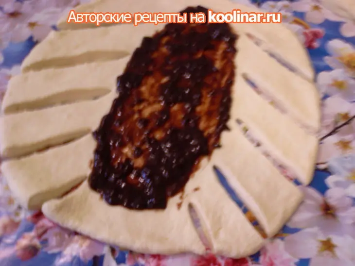 Плетёнка с кунжутом, начинённая "черносливом в шоколаде": шаг 9