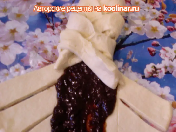 Плетёнка с кунжутом, начинённая "черносливом в шоколаде": шаг 10