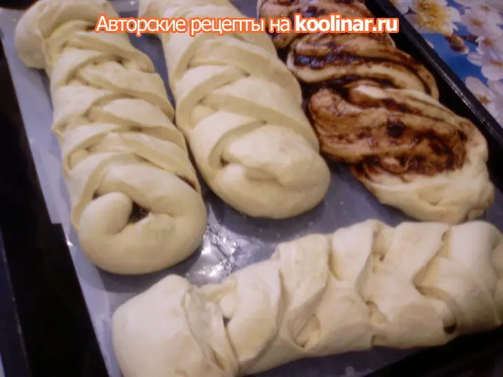 Плетёнка с кунжутом, начинённая "черносливом в шоколаде": шаг 12