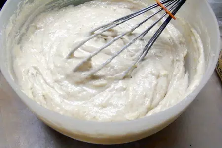 Сырные оладушки с цельнозерновой мукой и припёком из тигровых креветок.: шаг 3