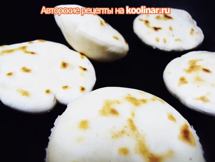 Хумус с батбут (миниатюрными марокканскими лепешками).: шаг 8