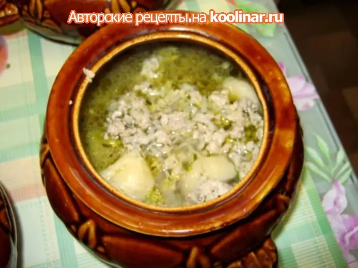 Галушки в горшочках (под мясным фаршем и куриным бульоном): шаг 6