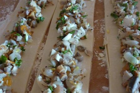 Пирог с солёными грибами (маленькая благодарность нашим кулинарочкам): шаг 2