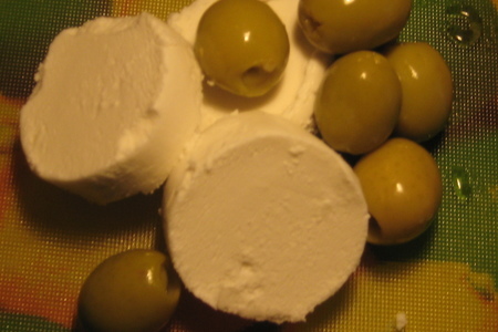 Рулет с сёмгой, козьим сыром и оливками.: шаг 3