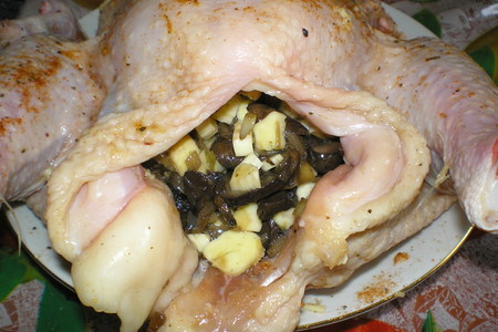 Курица фаршированная сыром и грибами: шаг 4