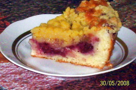 Бисквитный пирог с вишней: шаг 8