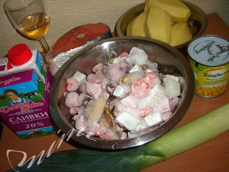 Чаудер с лососем и морепродуктами: шаг 1