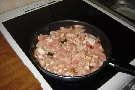 Куриное филе с грибами и корейкой: шаг 4